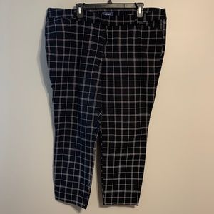 Old Navy Pixie pants black with white plaid